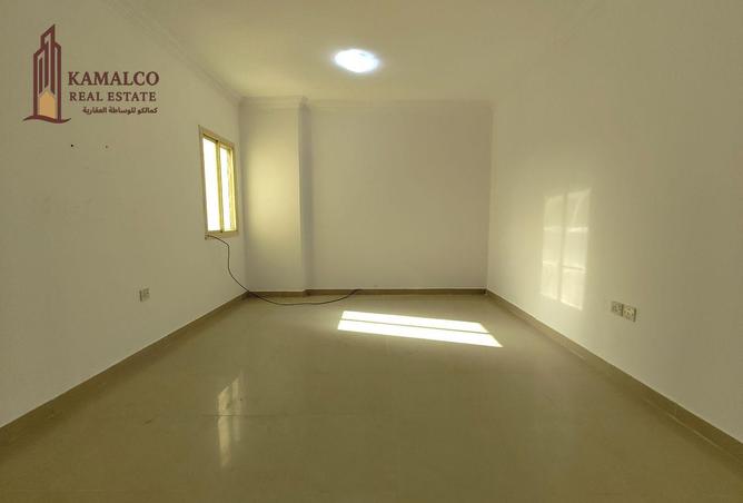 955425 - Property Image 2