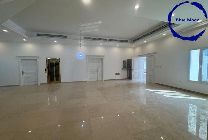 930115 - Property Image 2