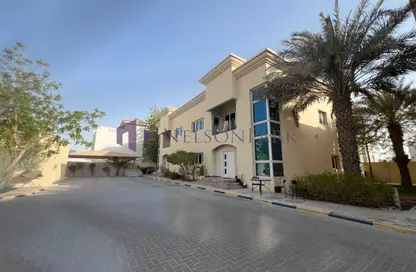 فيلا - 4 غرف نوم - 3 حمامات للايجار في جنوب الدحيل - الدحيل - الدوحة