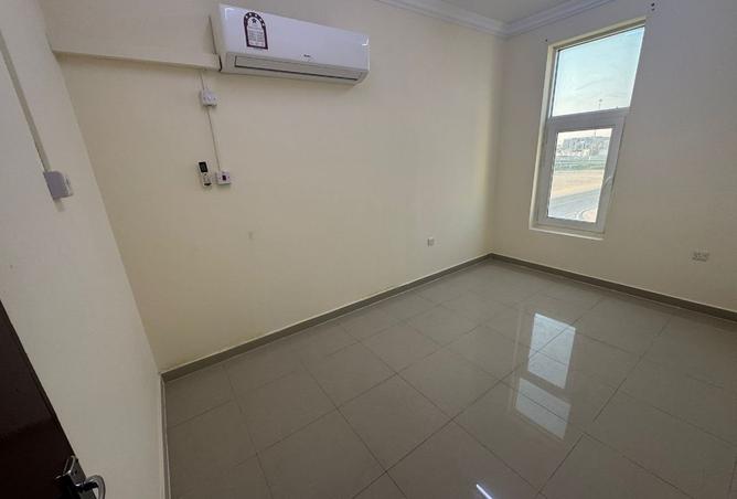 987713 - Property Image 3