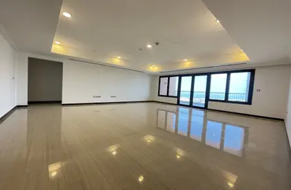 Apartment - 4 Bedrooms - 4 Bathrooms for rent in East Porto Drive - Porto Arabia - The Pearl Island - Doha