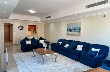 Apartment - 2 Bedrooms - 3 Bathrooms for rent in Piazza Arabia - Porto Arabia - The Pearl Island - Doha