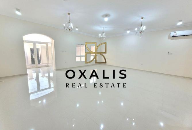 950151 - Property Image 2