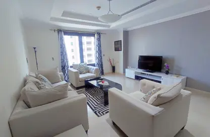 Apartment - 2 Bedrooms - 3 Bathrooms for rent in West Porto Drive - Porto Arabia - The Pearl Island - Doha
