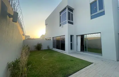 مجمع سكني - 4 غرف نوم - 5 حمامات للايجار في شارع الدانة - مريخ - المريخ - الدوحة