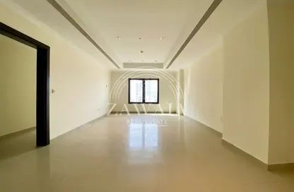 Apartment - 1 Bedroom - 2 Bathrooms for rent in West Porto Drive - Porto Arabia - The Pearl Island - Doha