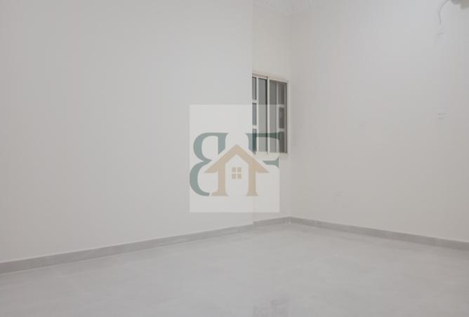 924420 - Property Image 2