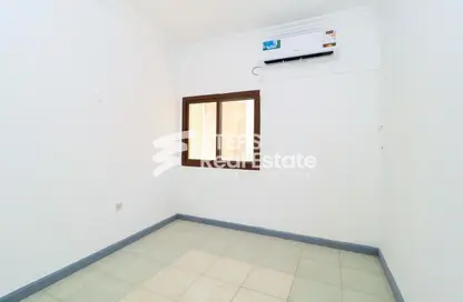 Apartment - 2 Bedrooms - 2 Bathrooms for rent in Al Nasr Street - Al Nasr - Doha