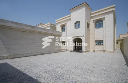 Villa - 7 Bedrooms - 6 Bathrooms for sale in Al Wukair - Al Wukair - Al Wakra