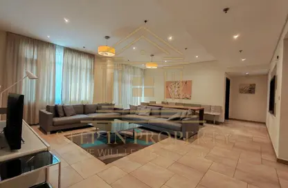 Apartment - 3 Bedrooms - 4 Bathrooms for rent in Anas Street - Fereej Bin Mahmoud North - Fereej Bin Mahmoud - Doha