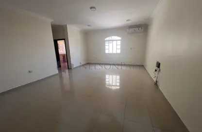 شقة - 2 غرف نوم - 2 حمامات للايجار في فريج بن محمود- جنوب - فريج بن محمود - الدوحة