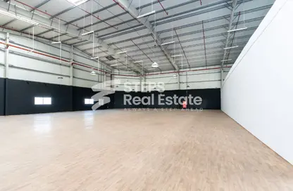 مخزن - استوديو - 1 حمام للايجار في شارع الصناعية الشرقي - بركة العوامر - الوكرة