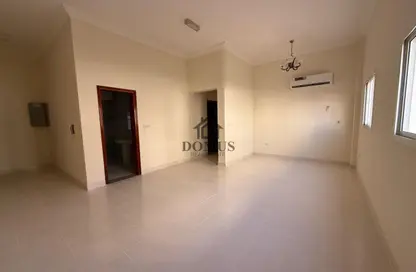 Apartment - 3 Bedrooms - 2 Bathrooms for rent in Tadmur Street - Old Airport Road - Doha