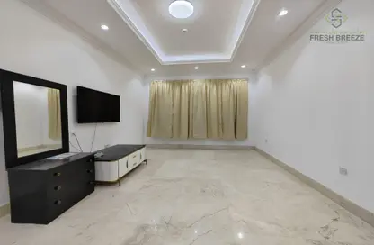 Apartment - 2 Bedrooms - 3 Bathrooms for rent in Abu Jabair Street - Al Muntazah - Doha