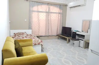 Villa - Studio - 1 Bathroom for rent in Al Aziziyah - Doha