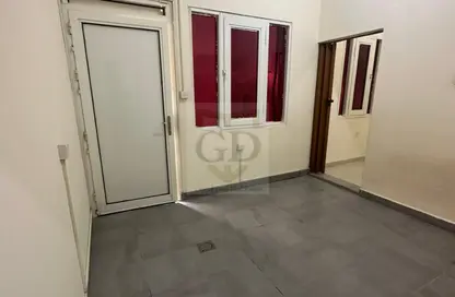 شقة - غرفة نوم - 1 حمام للايجار في بوابة عين خالد - عين خالد - الدوحة