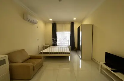 Apartment - Studio - 1 Bathroom for rent in Hazm Al Markhiya - Doha