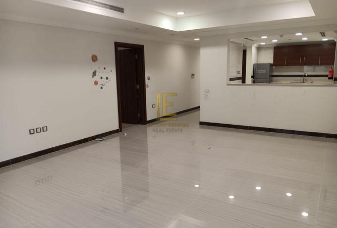 904405 - Property Image 2