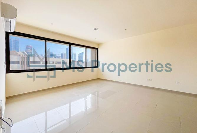 990603 - Property Image 3