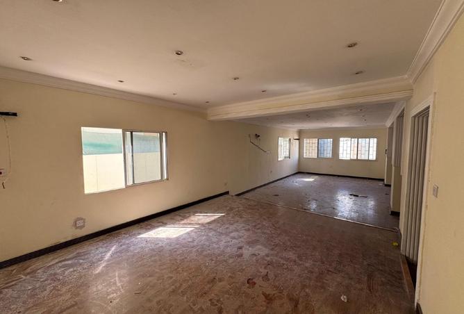 952891 - Property Image 2