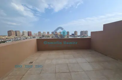 صورة لـ تراس شقة - 3 غرف نوم - 4 حمامات للايجار في طريق بورتو الشرقي - بورتو أرابيا - جزيرة اللؤلؤة - الدوحة ، صورة رقم 1