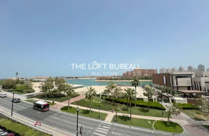 Apartment - 3 Bedrooms - 4 Bathrooms for rent in Carnaval - Qanat Quartier - The Pearl Island - Doha
