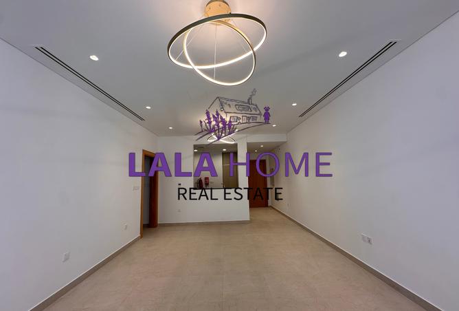 851498 - Property Image 3