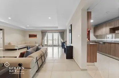Apartment - 2 Bedrooms - 3 Bathrooms for rent in West Porto Drive - Porto Arabia - The Pearl Island - Doha