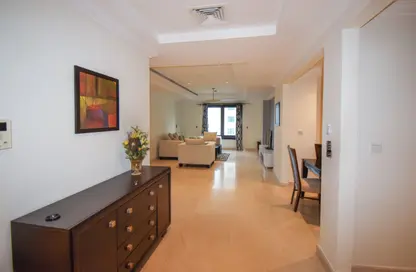 Apartment - 2 Bedrooms - 3 Bathrooms for rent in Tower 19 - Porto Arabia - The Pearl Island - Doha