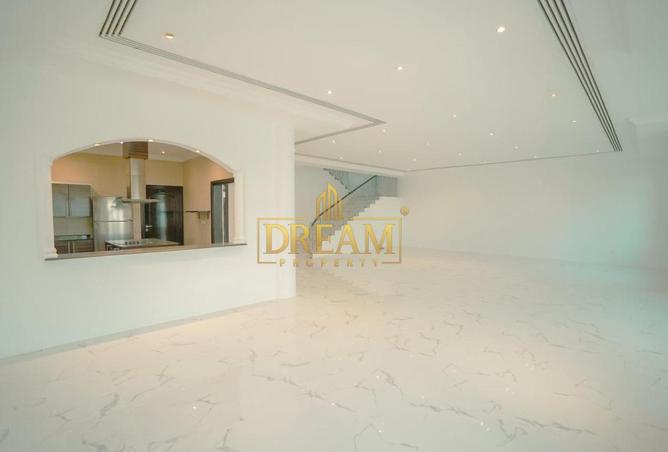 950772 - Property Image 3