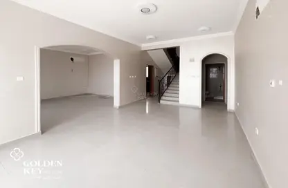 Villa - 5 Bedrooms - 5 Bathrooms for rent in Izghawa - Izghawa - Doha