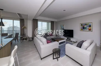Living Room image for: Duplex - 3 Bedrooms - 4 Bathrooms for rent in Viva East - Viva Bahriyah - The Pearl Island - Doha, Image 1