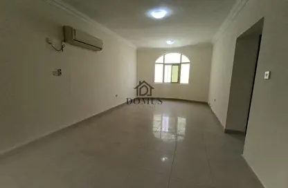 Apartment - 2 Bedrooms - 2 Bathrooms for rent in Al Zubair Bakkar Street - Al Sadd - Doha