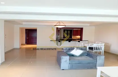 Apartment - 1 Bedroom - 2 Bathrooms for rent in West Porto Drive - Porto Arabia - The Pearl Island - Doha