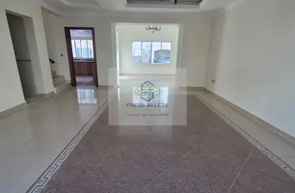 فيلا - 3 غرف نوم - 3 حمامات للايجار في شارع المطار القديم - طريق المطار القديم - الدوحة