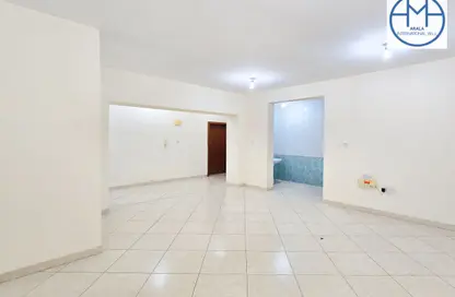 Apartment - 2 Bedrooms - 2 Bathrooms for rent in Bin Omran 35 - Fereej Bin Omran - Doha