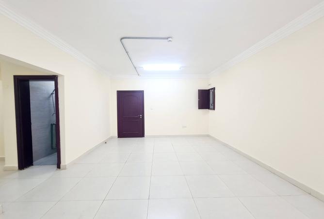 984389 - Property Image 2