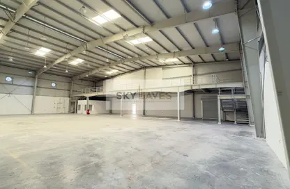 Warehouse - Studio - 6 Bathrooms for rent in East Industrial Street - Birkat Al Awamer - Al Wakra