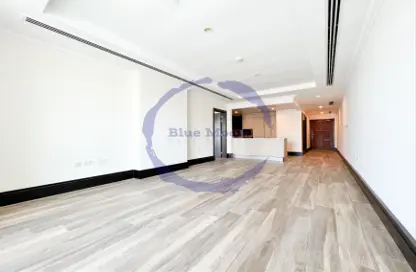 Empty Room image for: Apartment - 1 Bedroom - 2 Bathrooms for rent in Viva West - Viva Bahriyah - The Pearl Island - Doha, Image 1