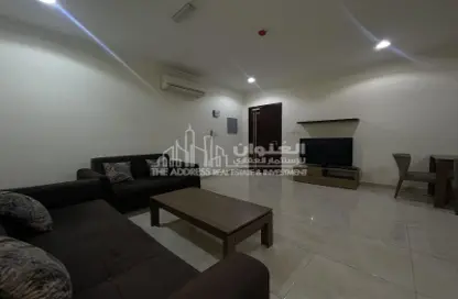Living Room image for: Apartment - 1 Bedroom - 2 Bathrooms for rent in Salaja Street - Doha Al Jadeed - Doha, Image 1