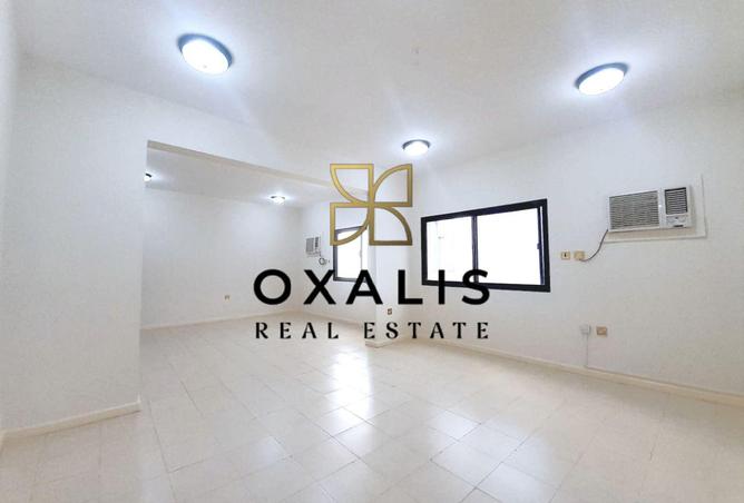 981044 - Property Image 2