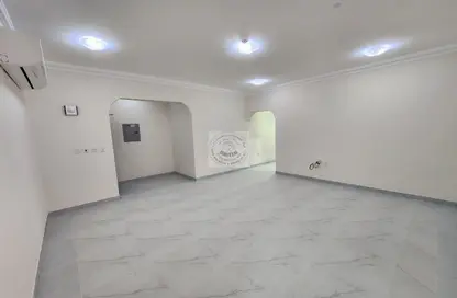 شقة - 2 غرف نوم - 2 حمامات للايجار في مدينة خليفة جنوب - مدينة خليفة - الدوحة