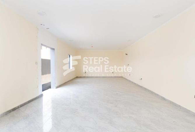933689 - Property Image 3