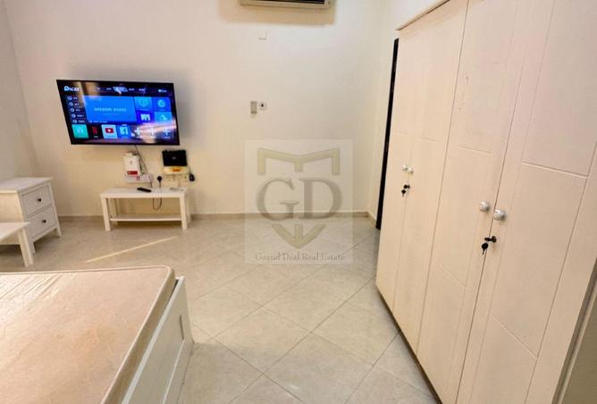 982983 - Property Image 2