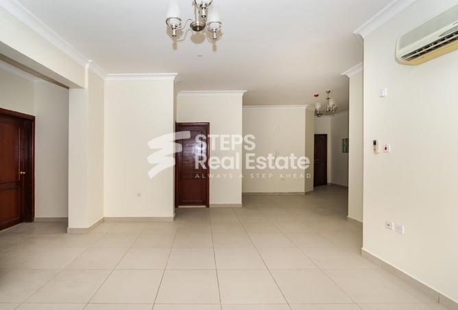 983205 - Property Main Image