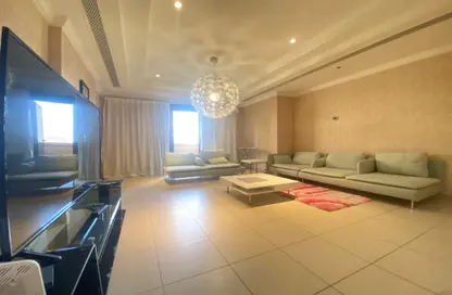 Apartment - 2 Bedrooms - 2 Bathrooms for sale in Porto Arabia - The Pearl Island - Doha