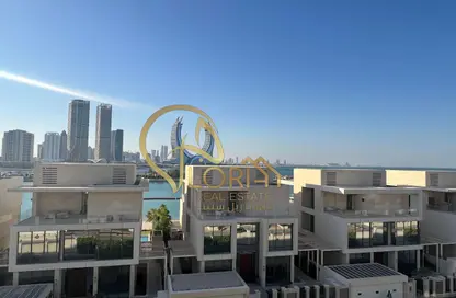 Apartment - 2 Bedrooms - 3 Bathrooms for rent in Gewan Island - The Pearl Island - Doha