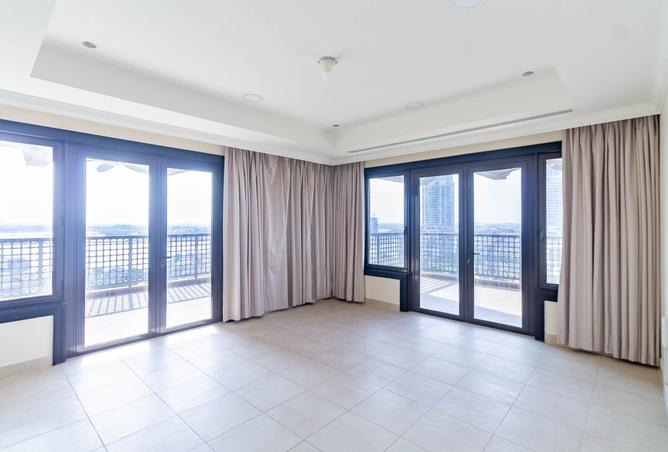 988156 - Property Image 2