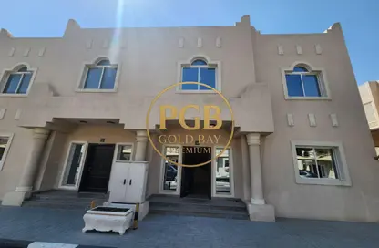 Villa - 3 Bedrooms - 3 Bathrooms for rent in Al Hanaa Street - Al Gharrafa - Doha