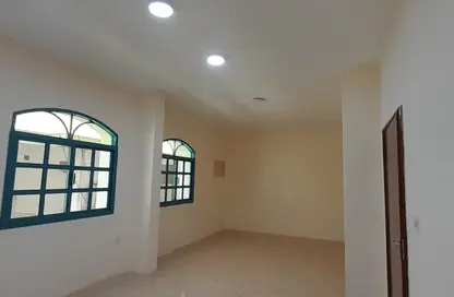 Apartment - 2 Bedrooms - 2 Bathrooms for rent in Al Mansoura - Al Mansoura - Doha